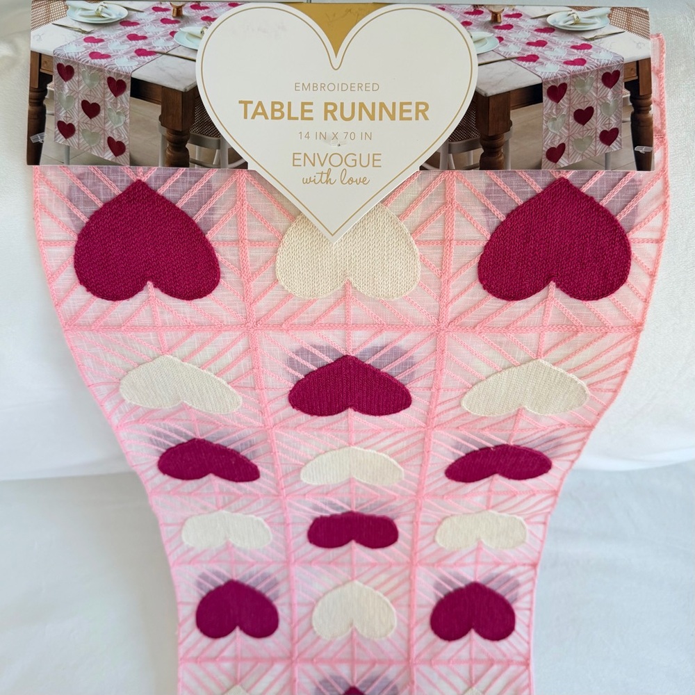 Envogue Pink and Cream Heart Table Runner
